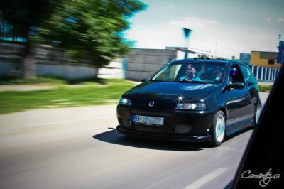 car panning photo